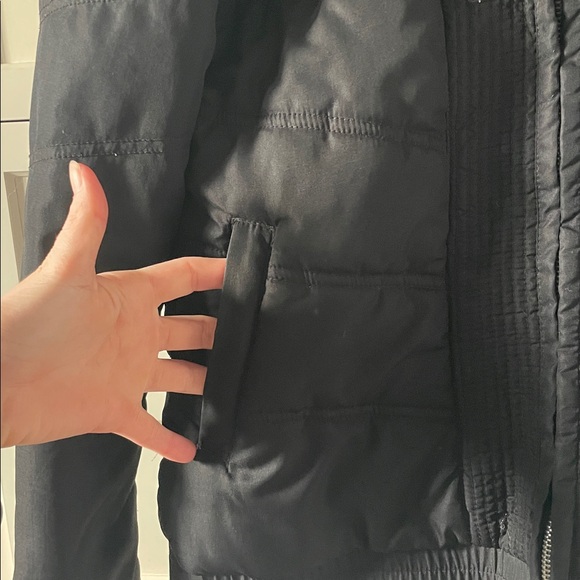 O'Neill Women’s Black Lightweight Puffer Jacket w/ Houndstooth Interior w/ Hood - Picture 6 of 10